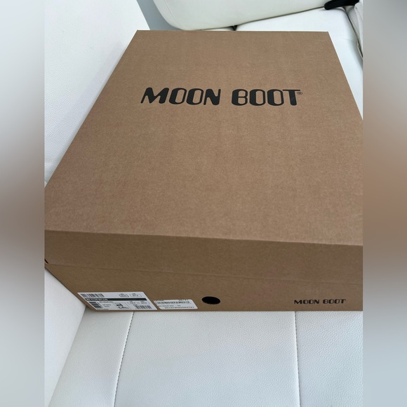 Moon Boot Icon White Snow Boots Size Eu 39/41 US 7/8,5 New NWT - Picture 8 of 9